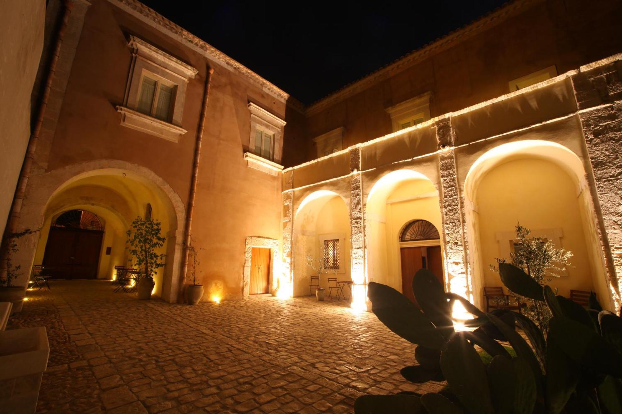 Palazzo Gambuzza Aparthotel Ispica Εξωτερικό φωτογραφία
